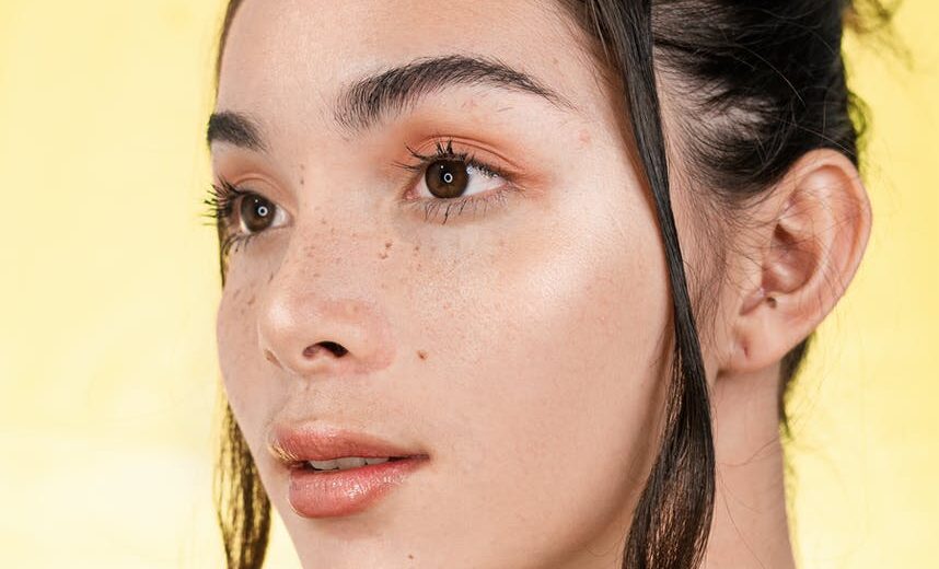 how to make fake freckles